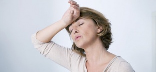 Menopausa: contrastarne i sintomi con gli integratori naturali